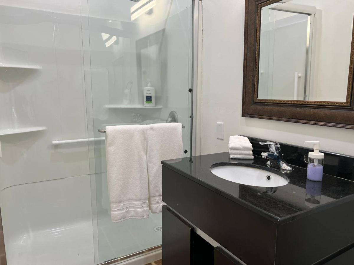 Country Home, Sleeps 6 Pets Friendly Port Alberni Esterno foto